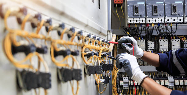 Professional Electrician technician working in Delft Colony, CA